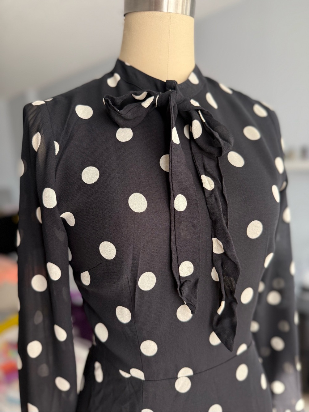 Reformation Black and White Polka Dot Tie-Neck Dress Size 2 - Picture 4 of 10